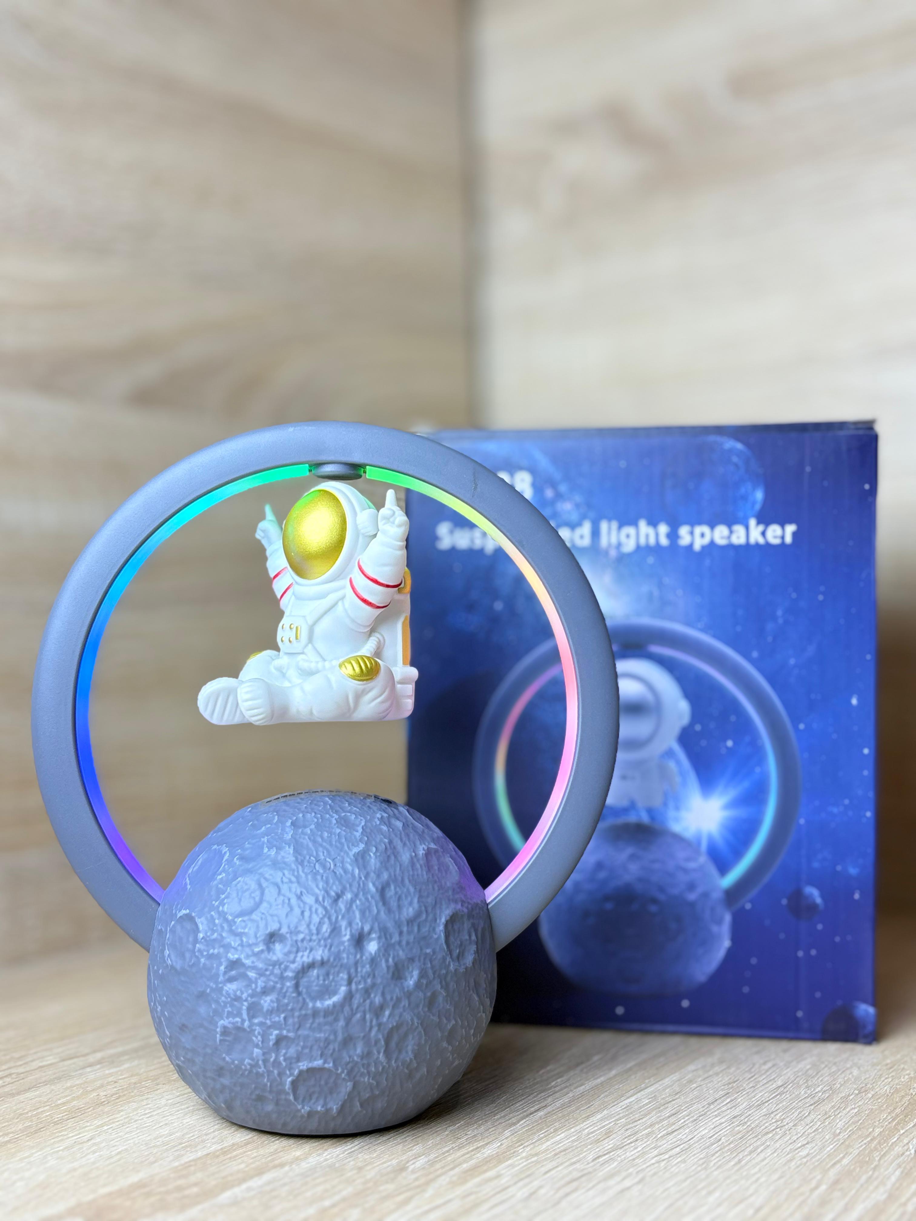 PARLANTE ASTRONAUTA RGB MAGNETICO Y-598